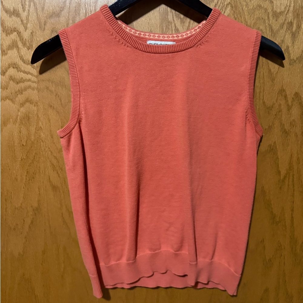 Sleeveless Coral sweater size M